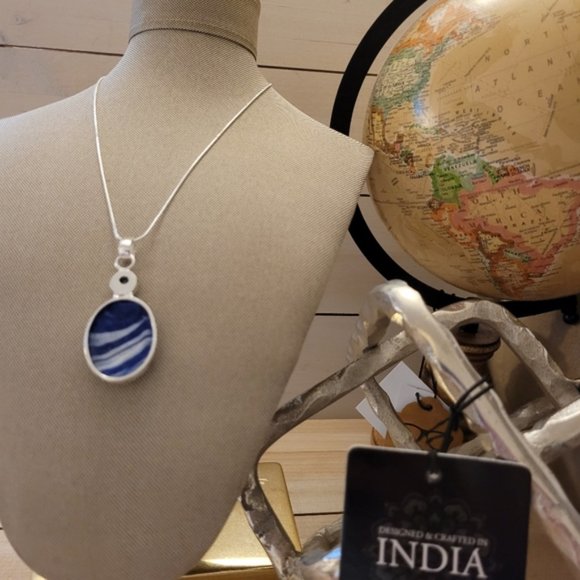 Charming Banded Agate Gemstone Pendant Necklace - Picture 8 of 10